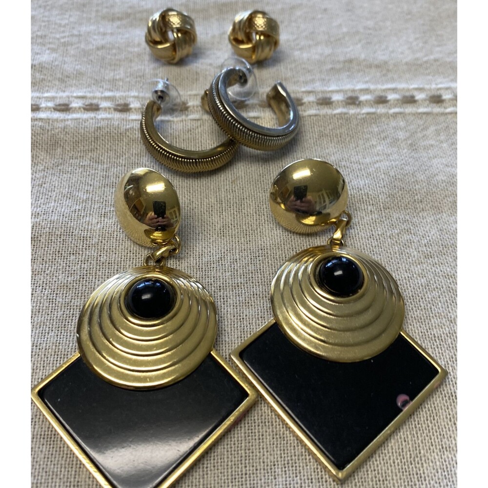 Vintage And 80’s Lot Earrings  The Elegance Gold Tone Pierced.